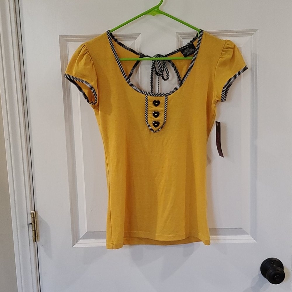 Steady clothing top